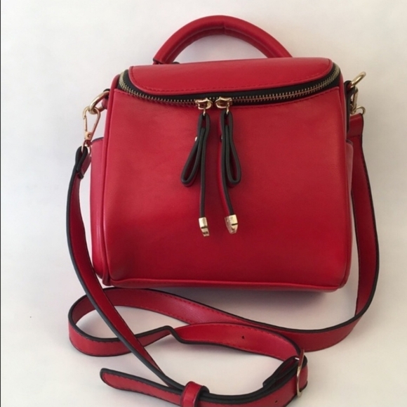Red Faux Leather Shoulder Bag Cross Body Purse - Picture 2 of 16